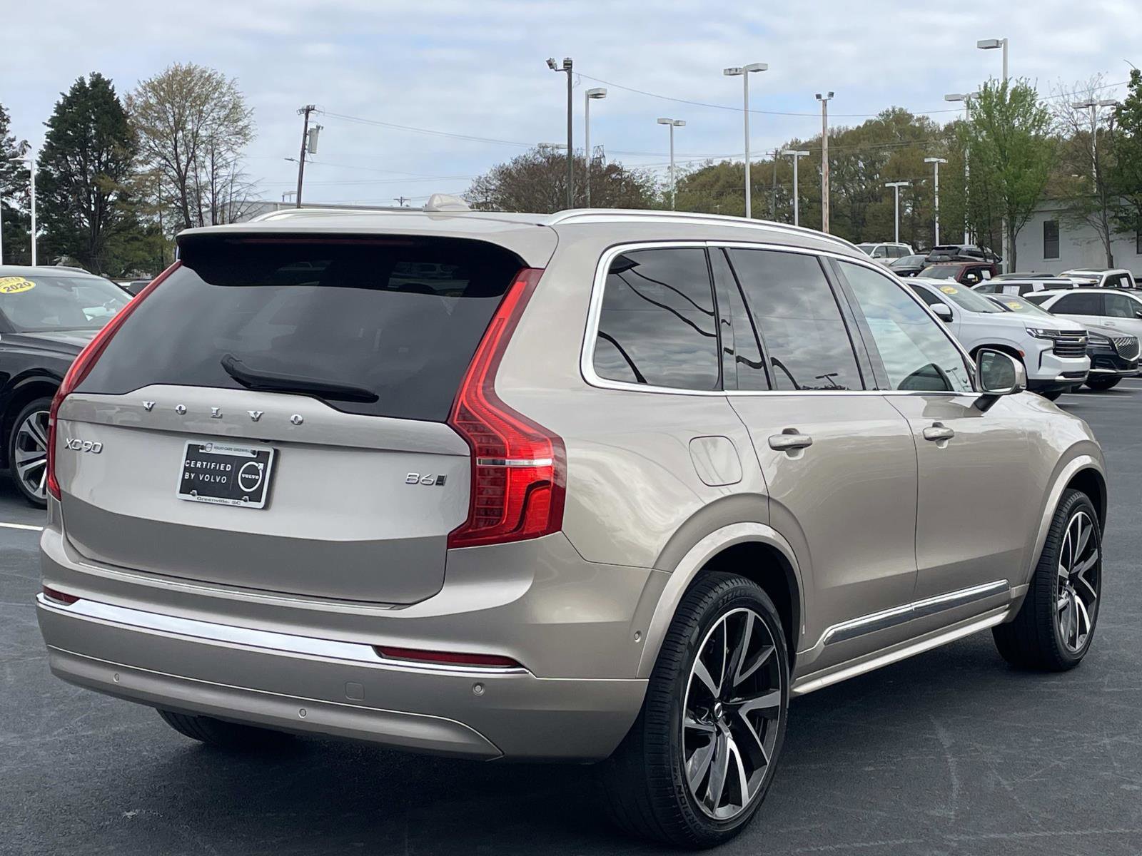 Certified 2024 Volvo XC90 B6 Ultimate w/ Protection Package Premier image 7