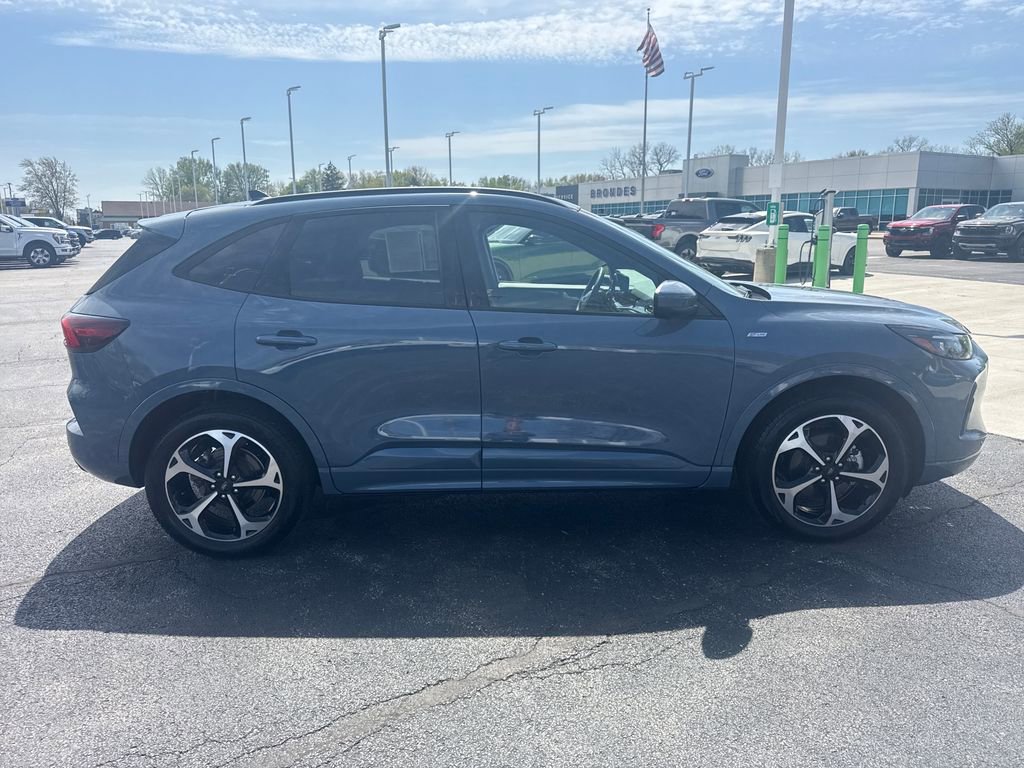 Used 2025 Ford Escape ST-Line Elite w/ Premium Technology Package AWD/4WD image 6