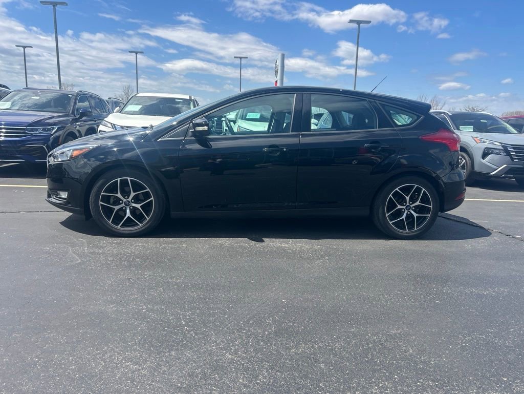 Used 2018 Ford Focus SEL w/ Cold Weather Package FWD image 3