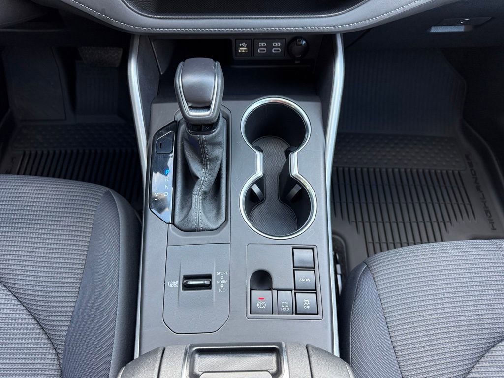 Certified 2025 Toyota Highlander LE image 23