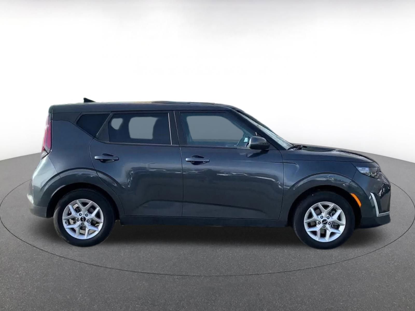 Used 2025 Kia Soul LX w/ LX Technology Package image 16