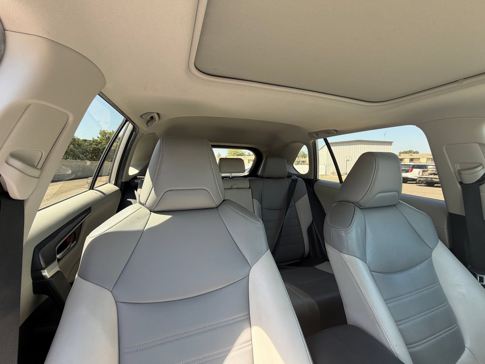 Used 2020 Toyota RAV4 XLE Premium w/ All Weather Liner Package FWD image 20