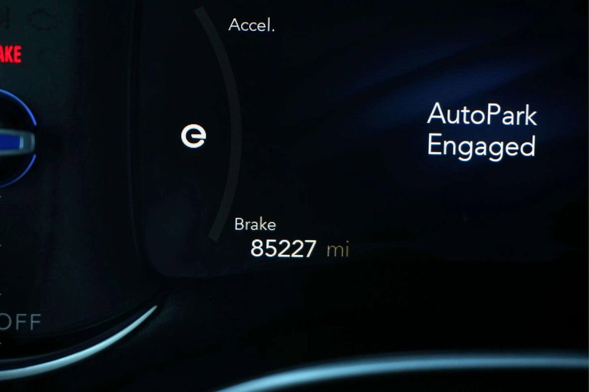 Used 2021 Chrysler Pacifica Touring-L image 26