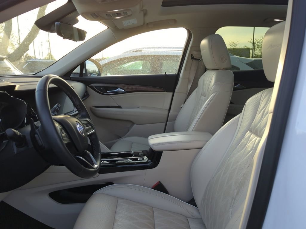 Used 2022 Buick Envision Avenir w/ Technology Package II image 6