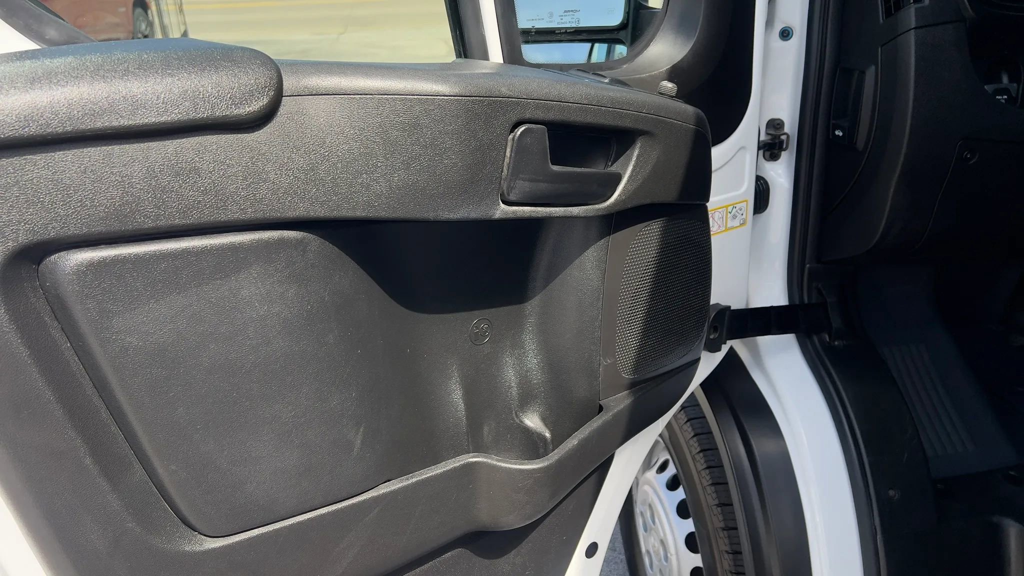 Used 2025 RAM ProMaster 2500 w/ Convenience Group FWD image 25