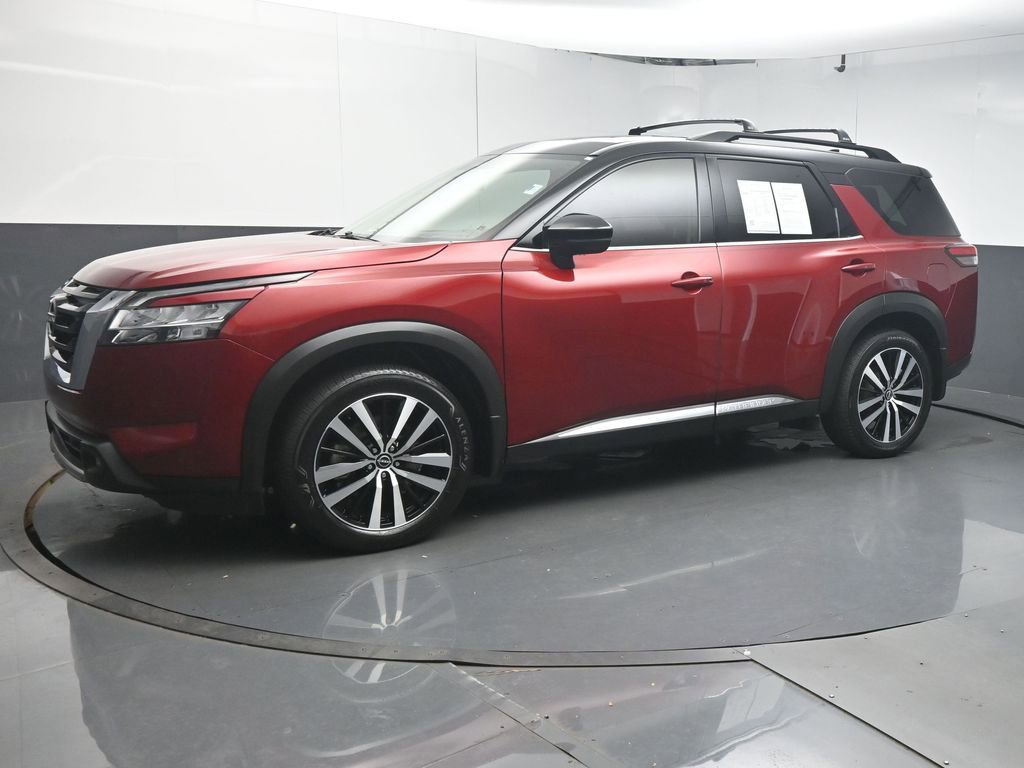 Used 2024 Nissan Pathfinder Platinum FWD image 4