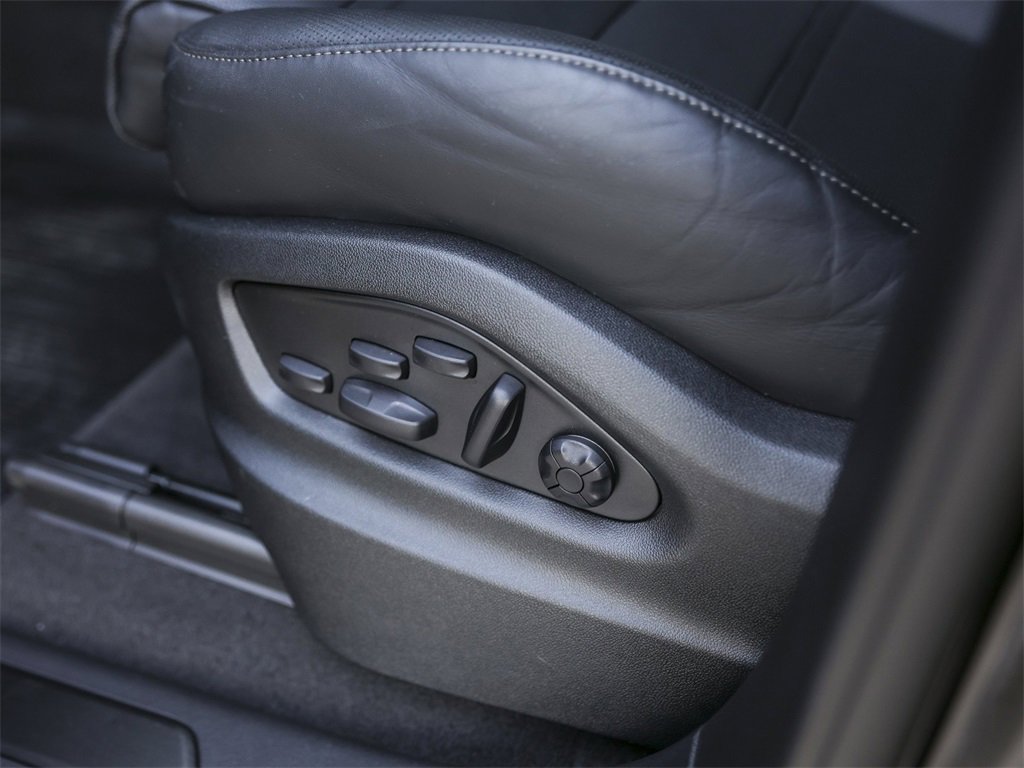 Certified 2025 Porsche Cayenne E-Hybrid Coupe image 15