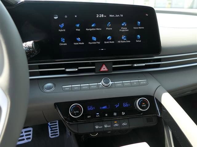 New 2025 Hyundai Elantra SEL w/ Cargo Package image 18