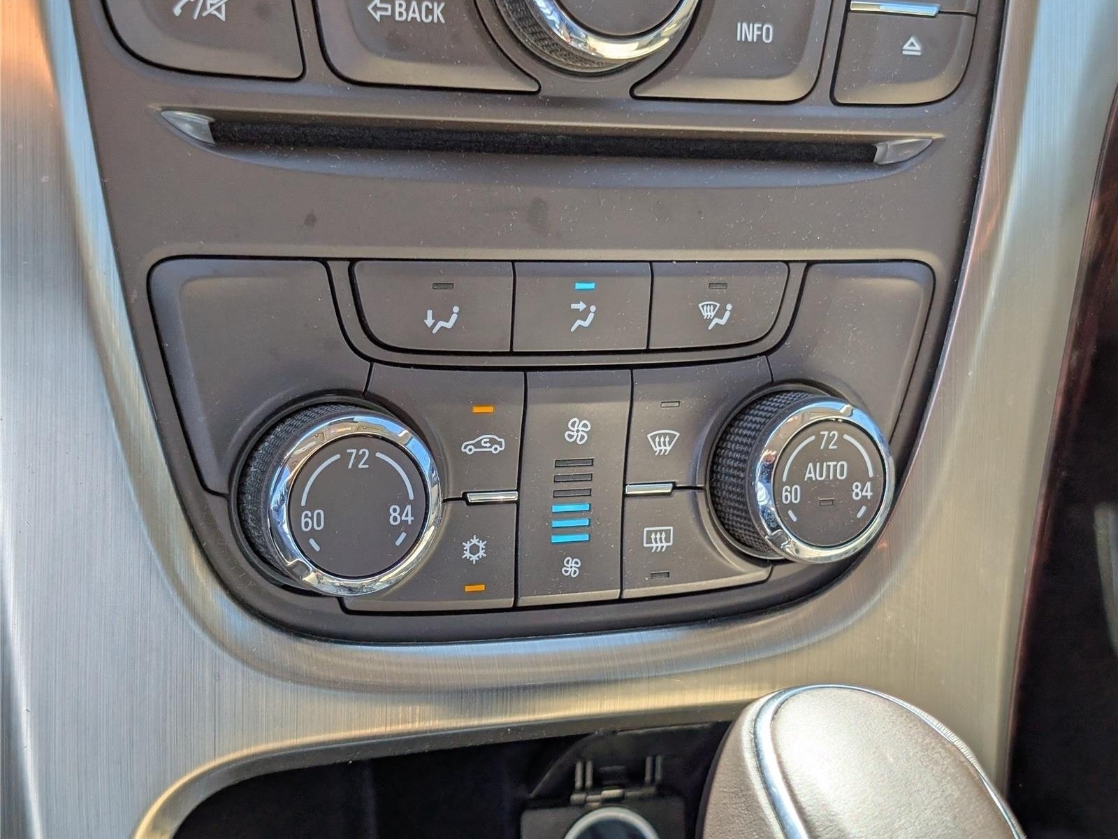 Used 2014 Buick Verano FWD image 22