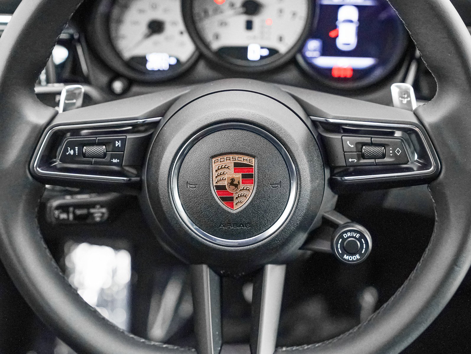 Certified 2025 Porsche Macan S AWD/4WD image 17