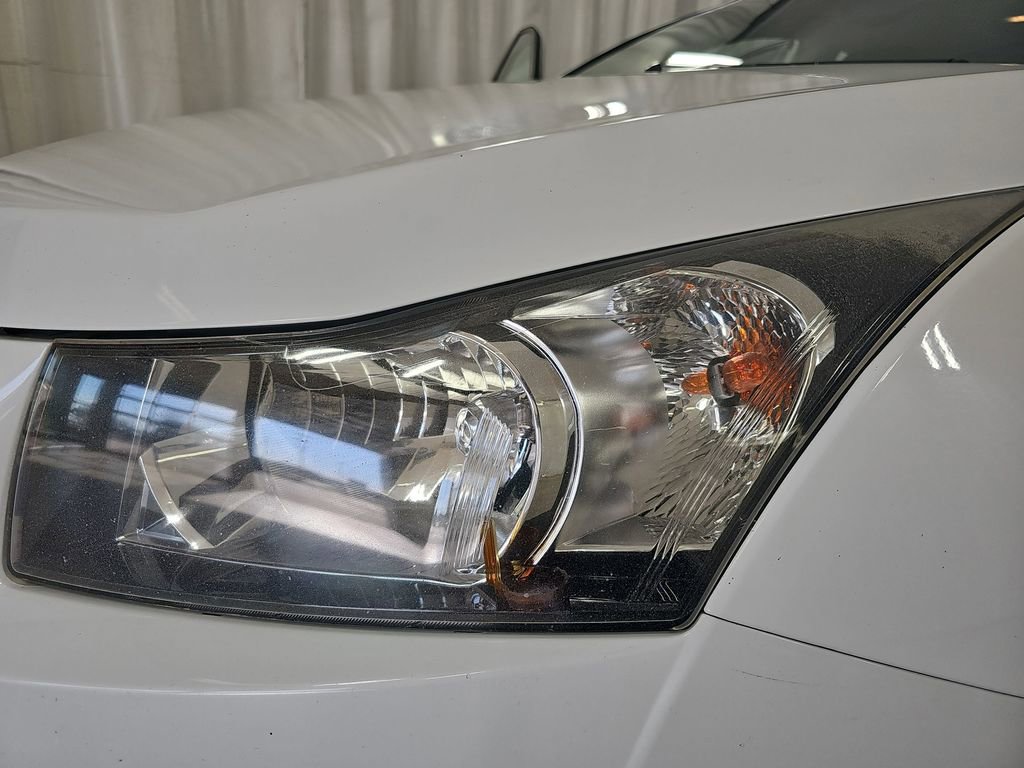 Used 2014 Chevrolet Cruze LT w/ All-Star Edition image 35