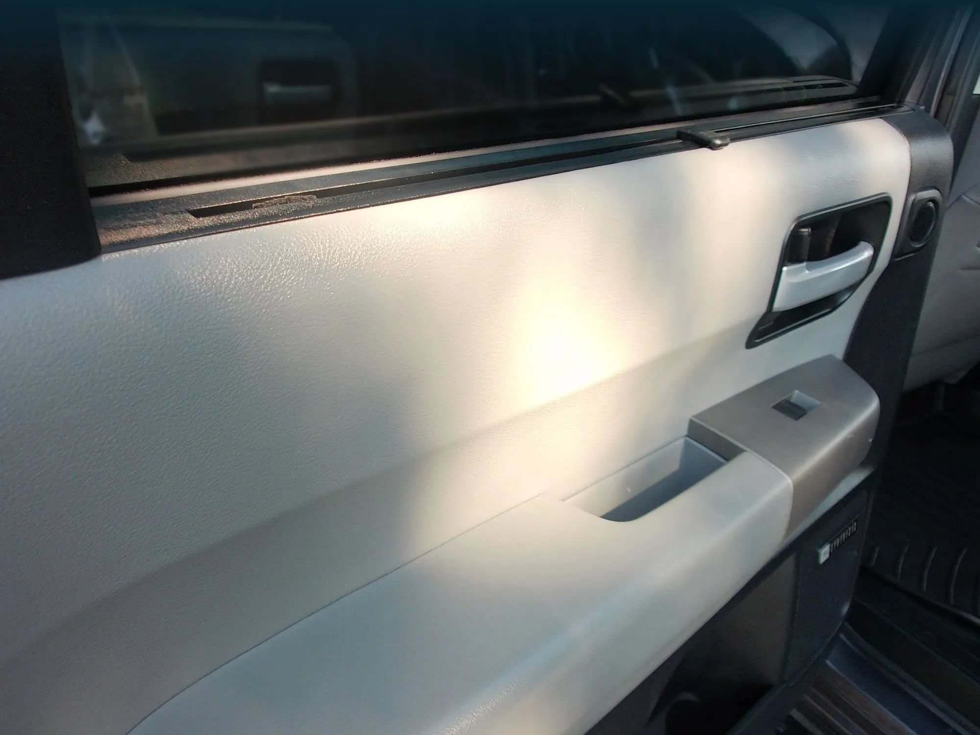 Used 2014 Toyota Sequoia Limited RWD image 30