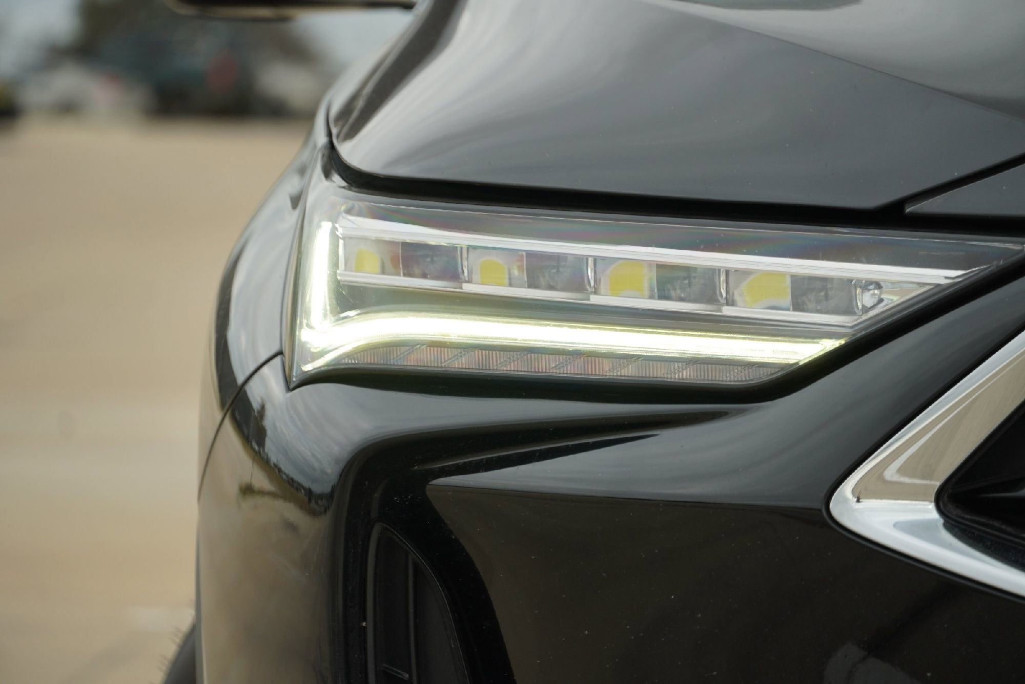 Used 2023 Acura MDX SH-AWD w/ Advance Package image 2