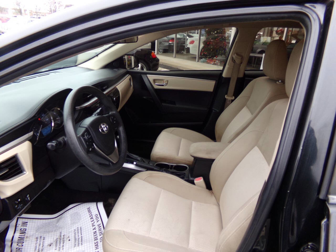 Used 2015 Toyota Corolla LE FWD image 57