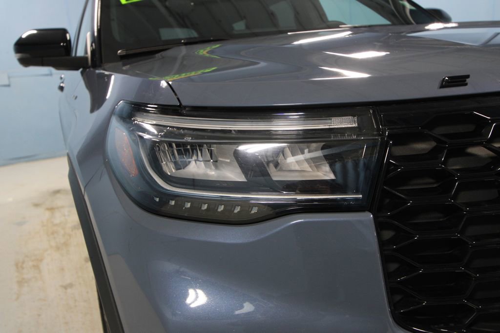 Used 2025 Ford Explorer ST-Line image 40