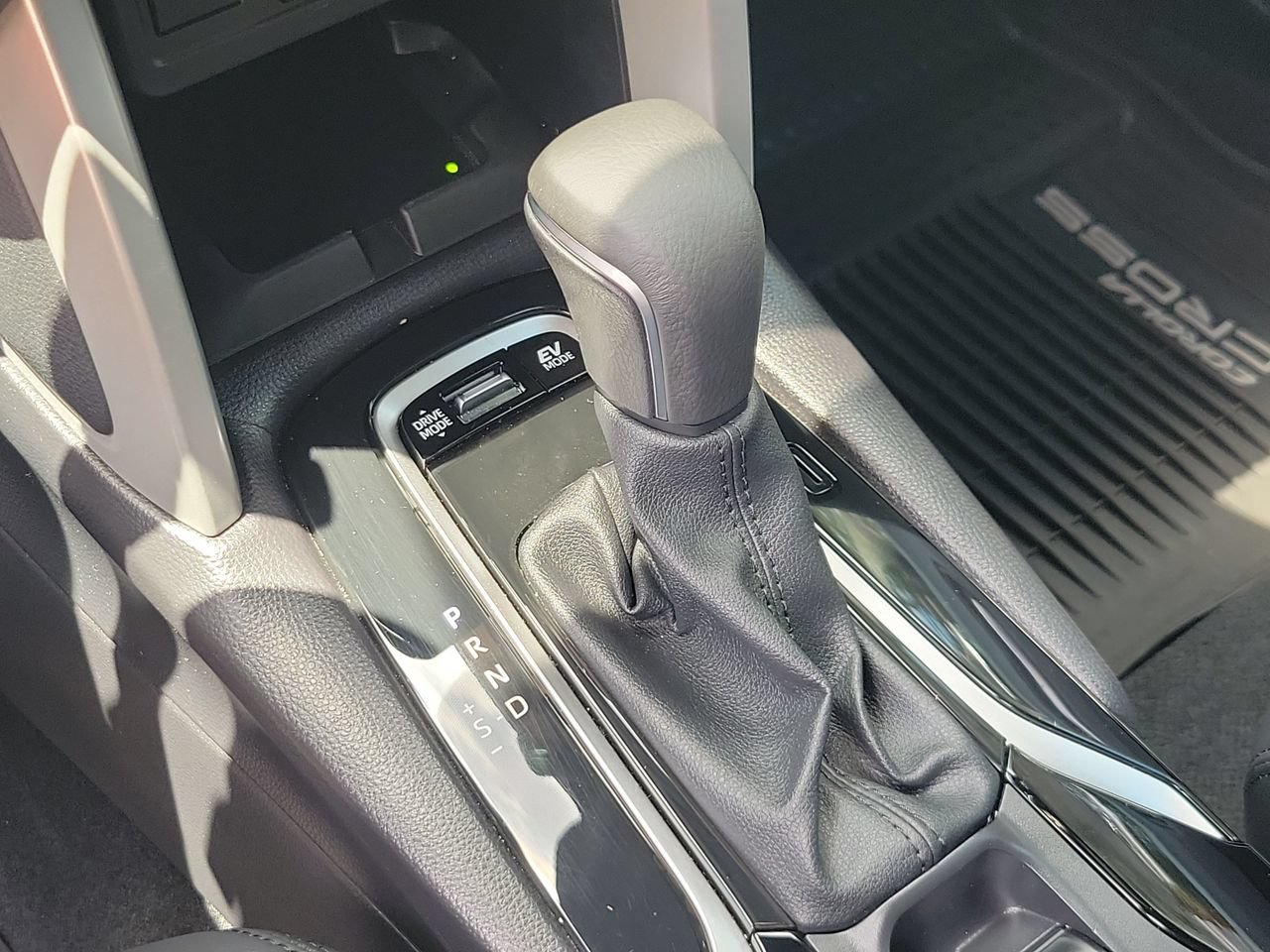 Used 2025 Toyota Corolla Cross AWD Hybrid w/ Convenience Package image 27