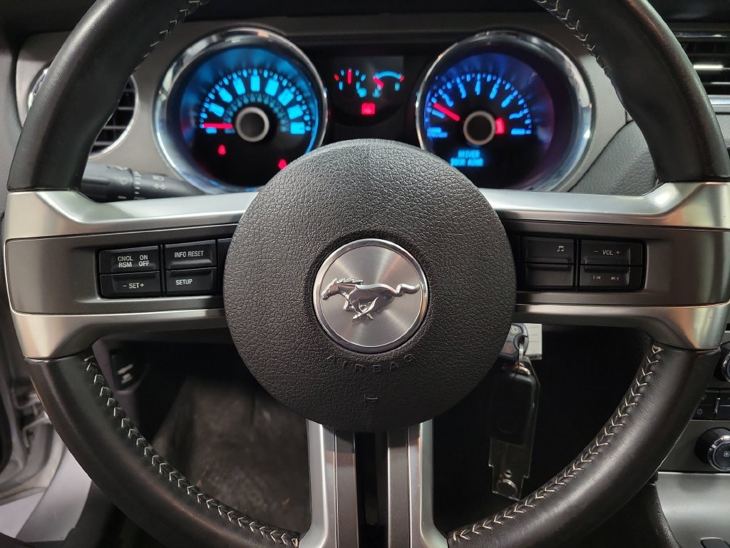 Used 2014 Ford Mustang Coupe RWD image 24