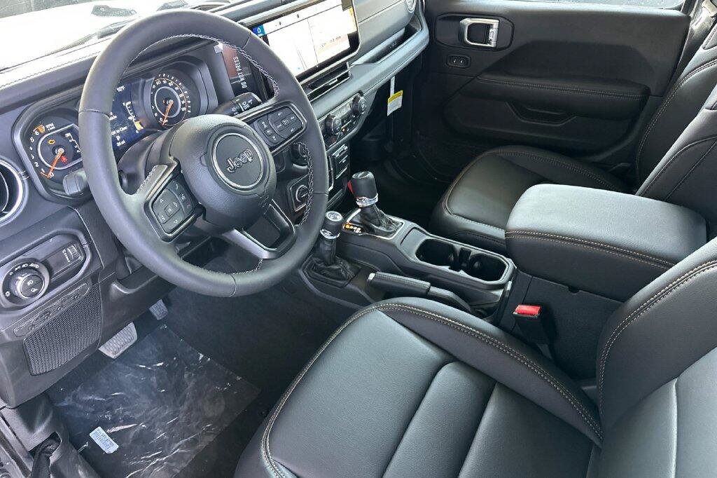 New 2026 Jeep Gladiator Sport AWD/4WD image 10