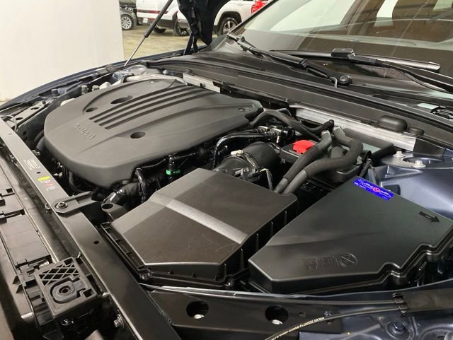 Used 2025 Volvo V60 B5 Cross Country Plus AWD/4WD image 93