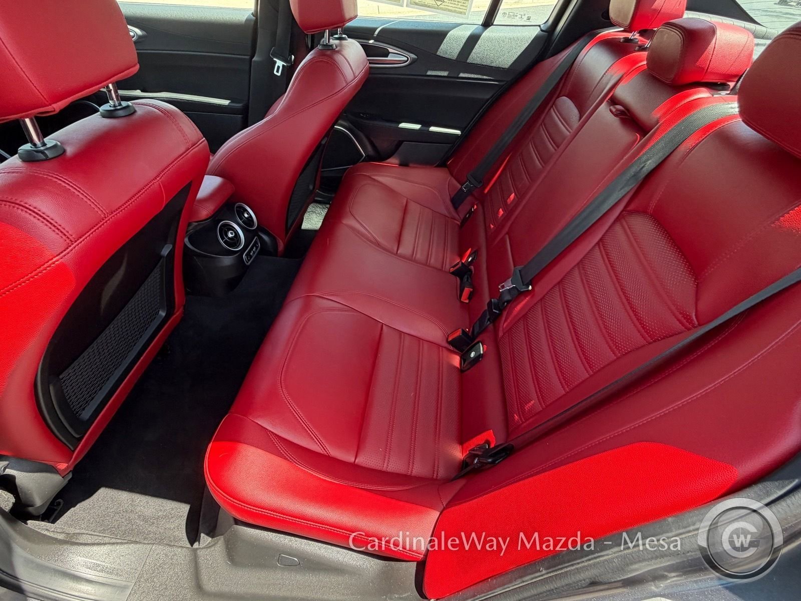 Used 2022 Alfa Romeo Giulia Veloce RWD image 14