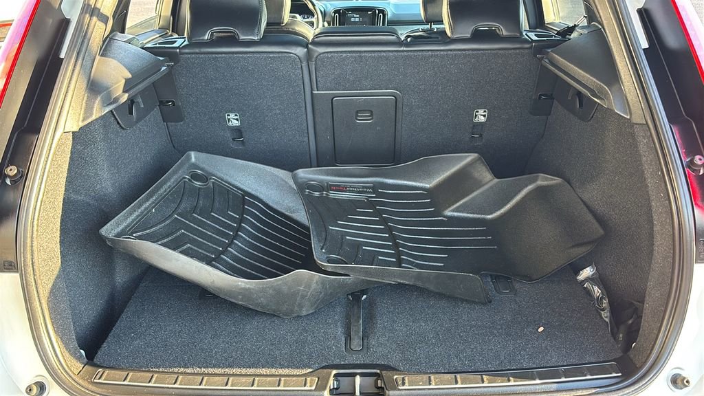 Used 2021 Volvo XC40 T5 R-Design w/ Climate Package image 31