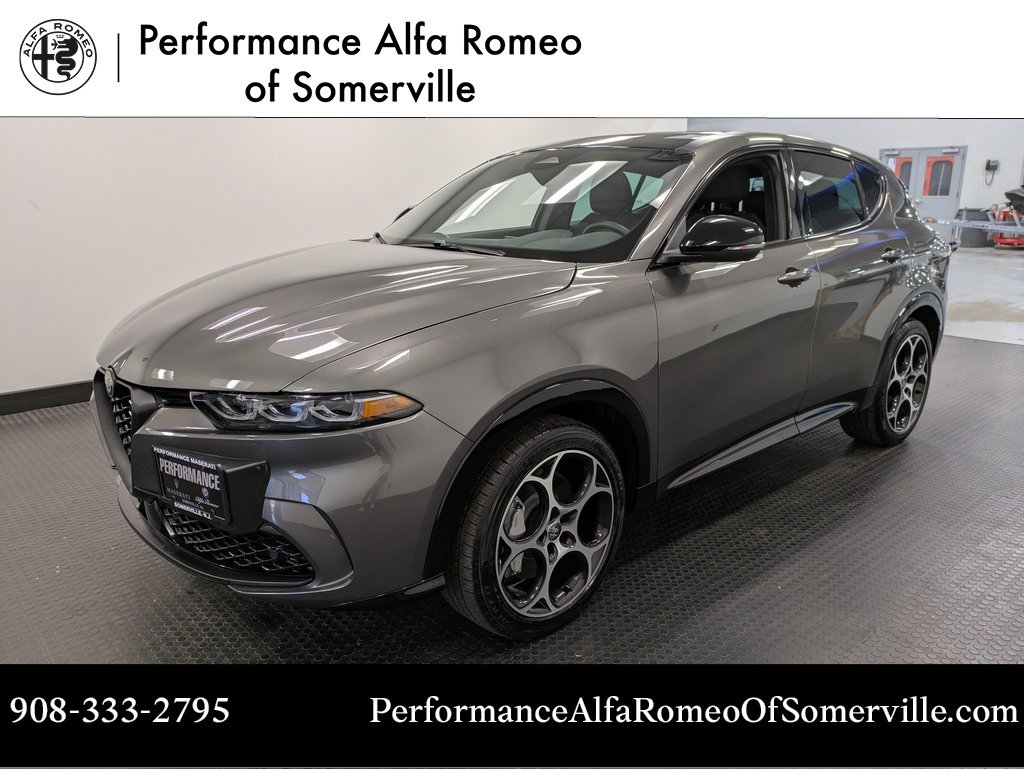 Used 2025 Alfa Romeo Tonale w/ Premium Package image 1
