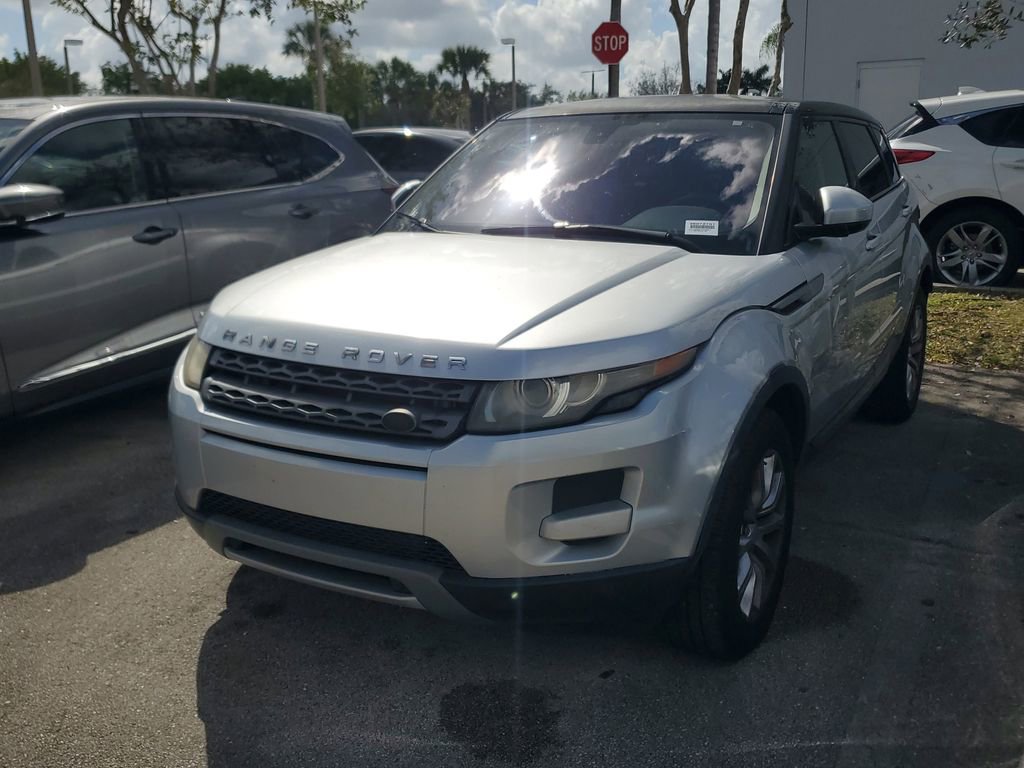 Used 2015 Land Rover Range Rover Evoque Pure image 3