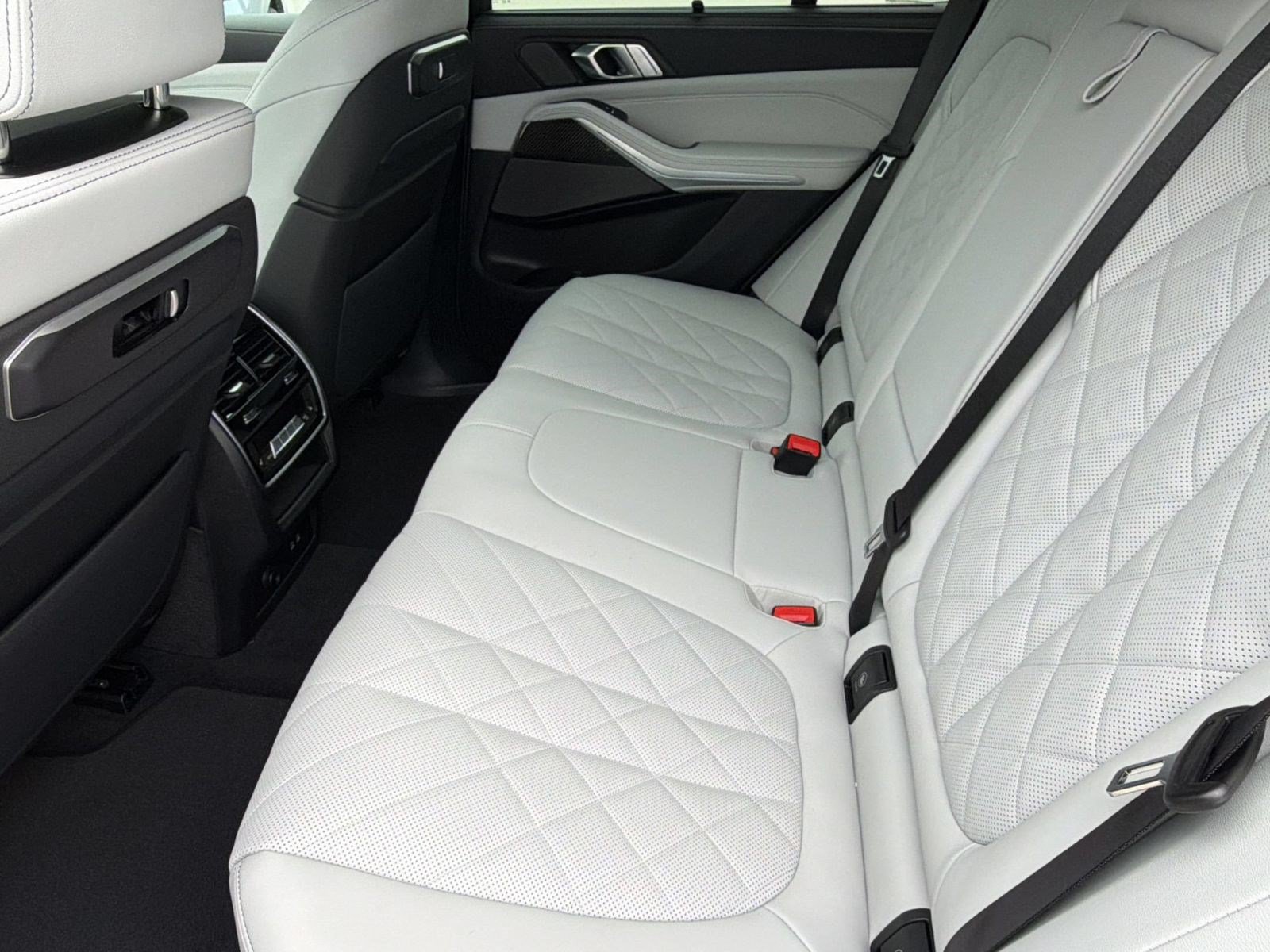 New 2026 BMW X5 M60i AWD/4WD image 21