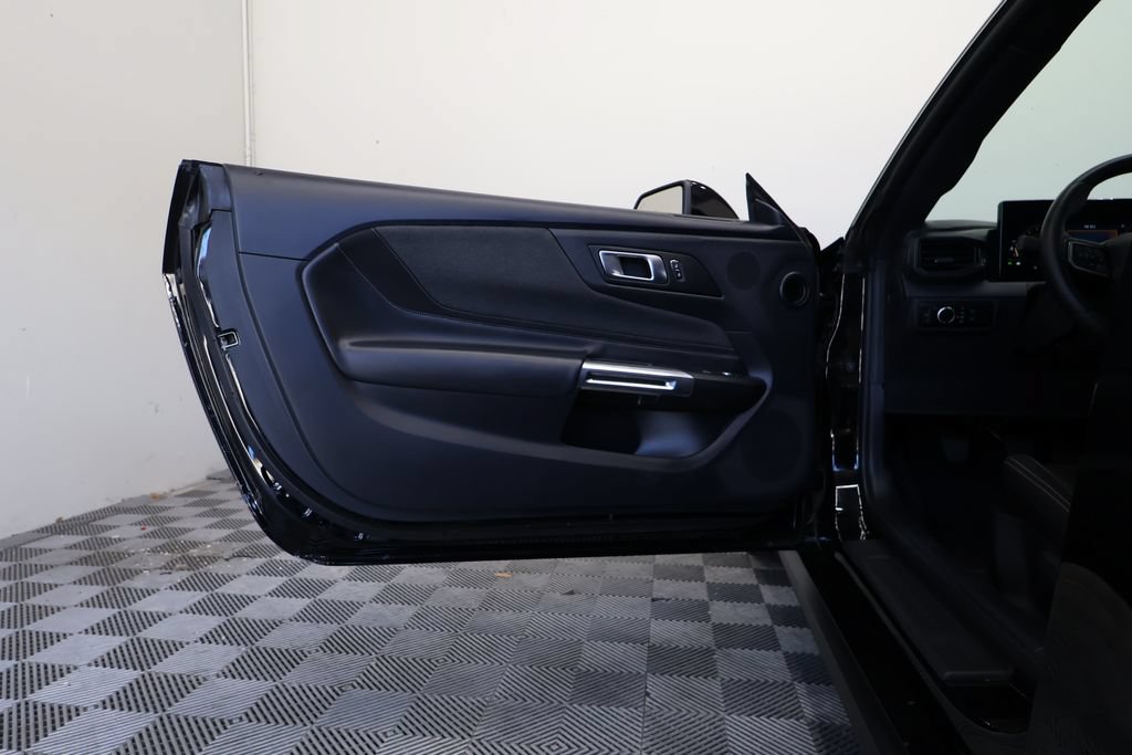 Used 2024 Ford Mustang GT RWD image 15