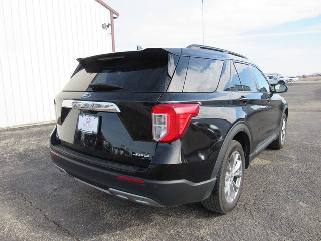 Used 2022 Ford Explorer XLT w/ Equipment Group 202A image 3