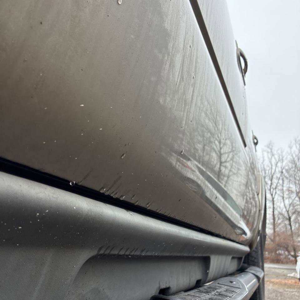 Used 2002 Chevrolet Suburban Z71 image 28