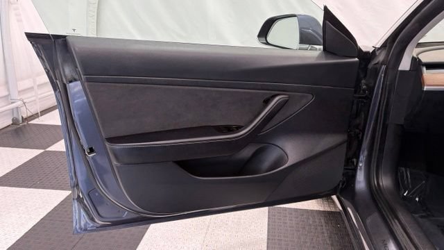 Used 2020 Tesla Model 3 Standard Range Plus RWD image 13
