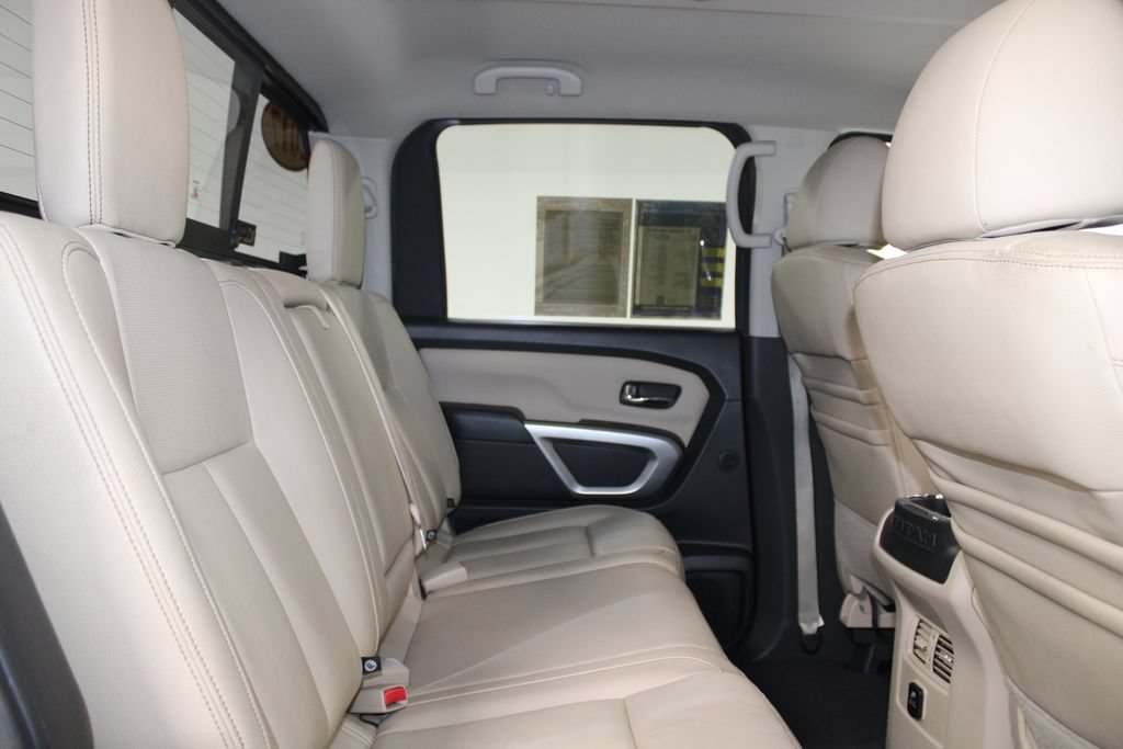 Used 2017 Nissan Titan SL RWD image 31