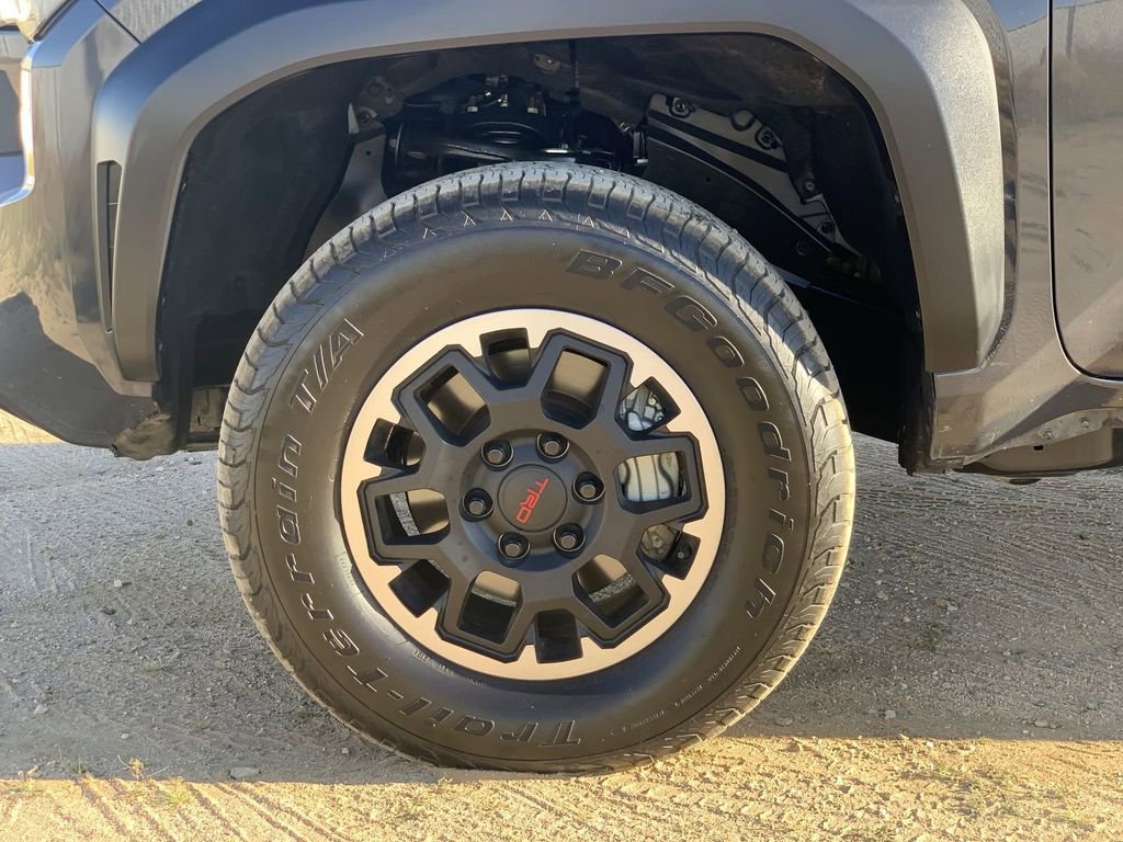 Used 2024 Toyota Tacoma TRD Off-Road image 31