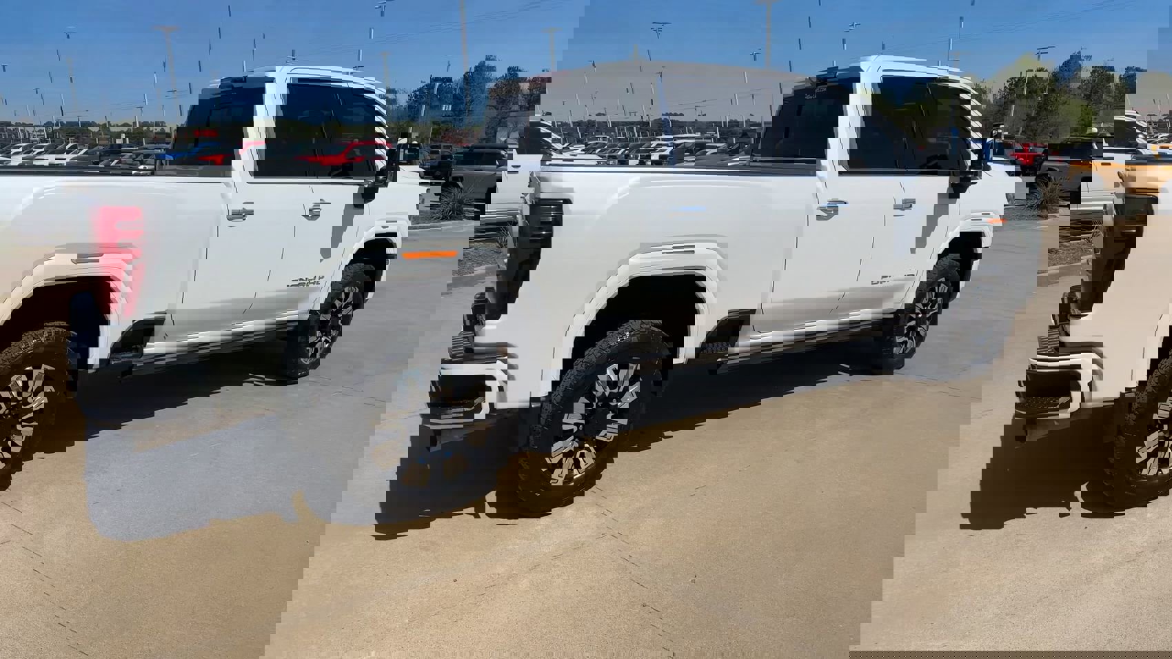 Used 2024 GMC Sierra 3500 Denali w/ Technology Package image 9