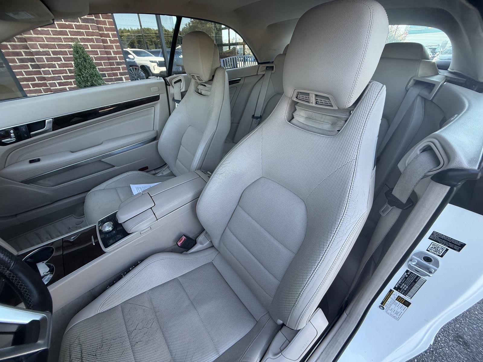 Used 2015 Mercedes-Benz E 400 Cabriolet image 16