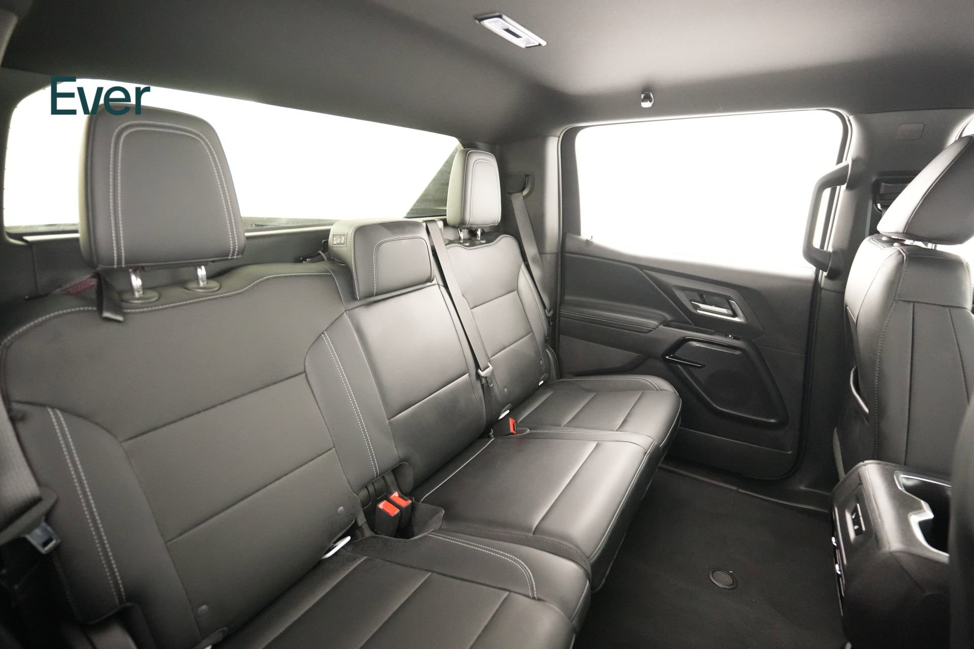 Used 2025 Chevrolet Silverado EV LT AWD/4WD image 5