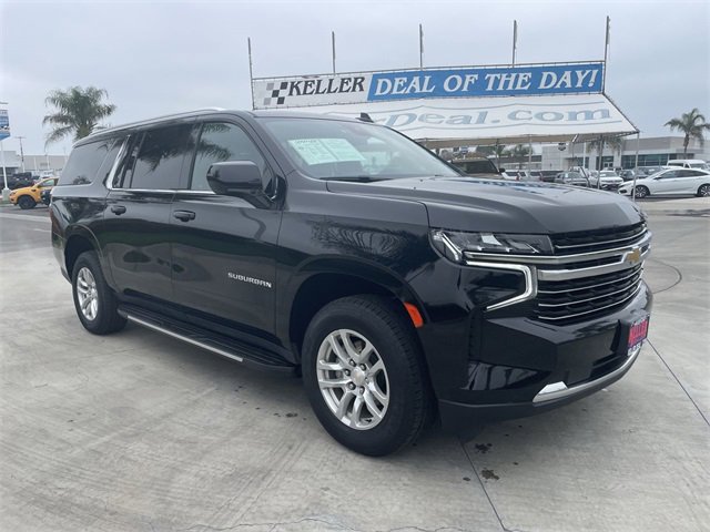 Used 2023 Chevrolet Suburban LT image 2