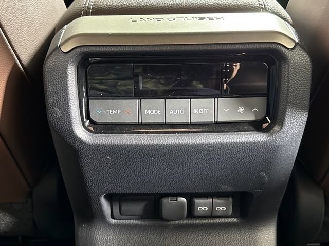 Used 2025 Toyota Land Cruiser w/ Premium Package image 29