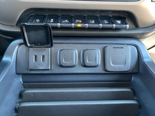 Used 2018 GMC Sierra 2500 Denali w/ Duramax Plus Package AWD/4WD image 38