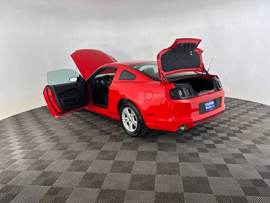 Used 2013 Ford Mustang Coupe RWD image 18