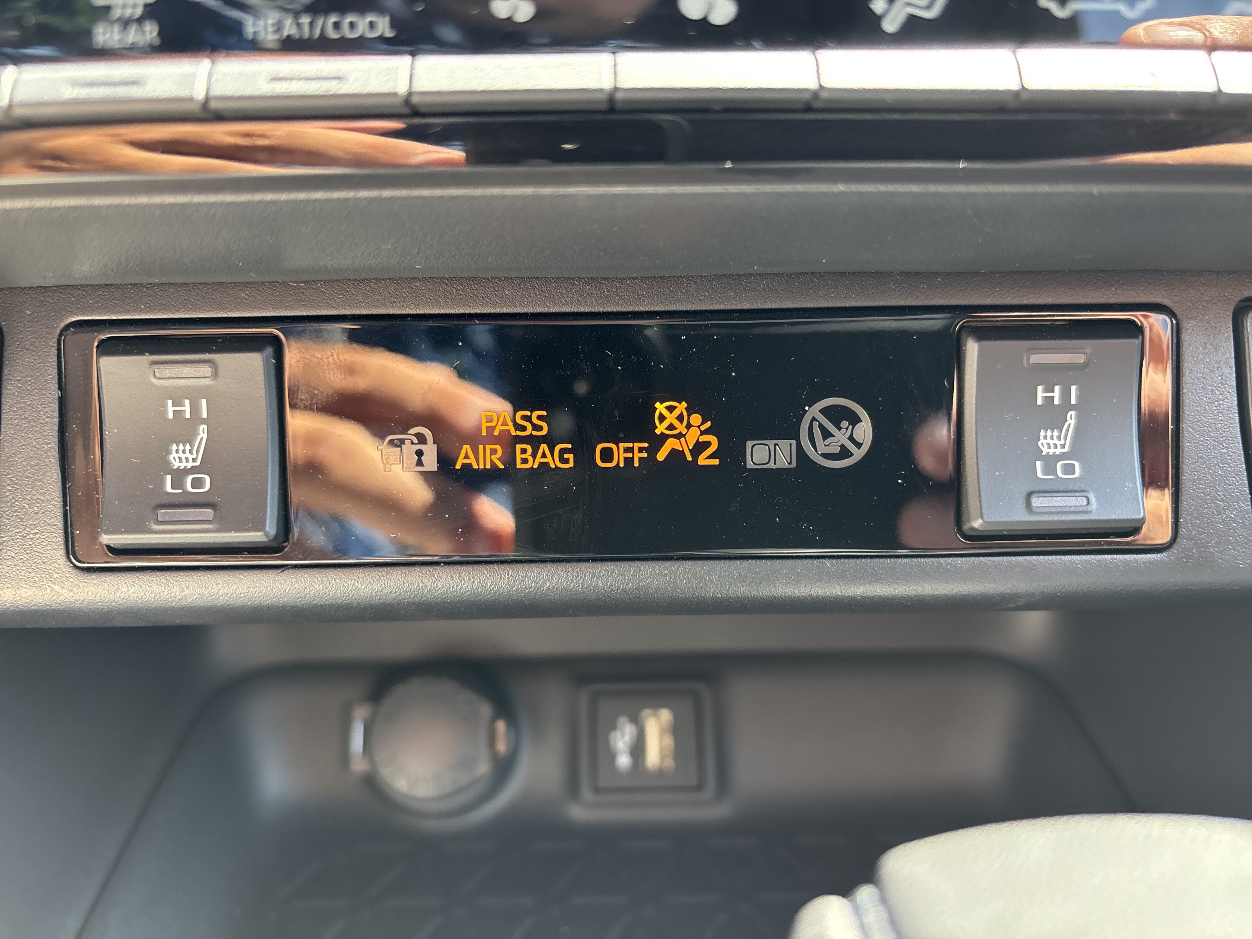 Certified 2025 Toyota RAV4 SE w/ Weather & Moonroof Package AWD/4WD image 28