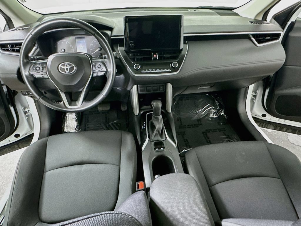 Used 2024 Toyota Corolla Cross LE w/ Moonroof Package FWD image 18