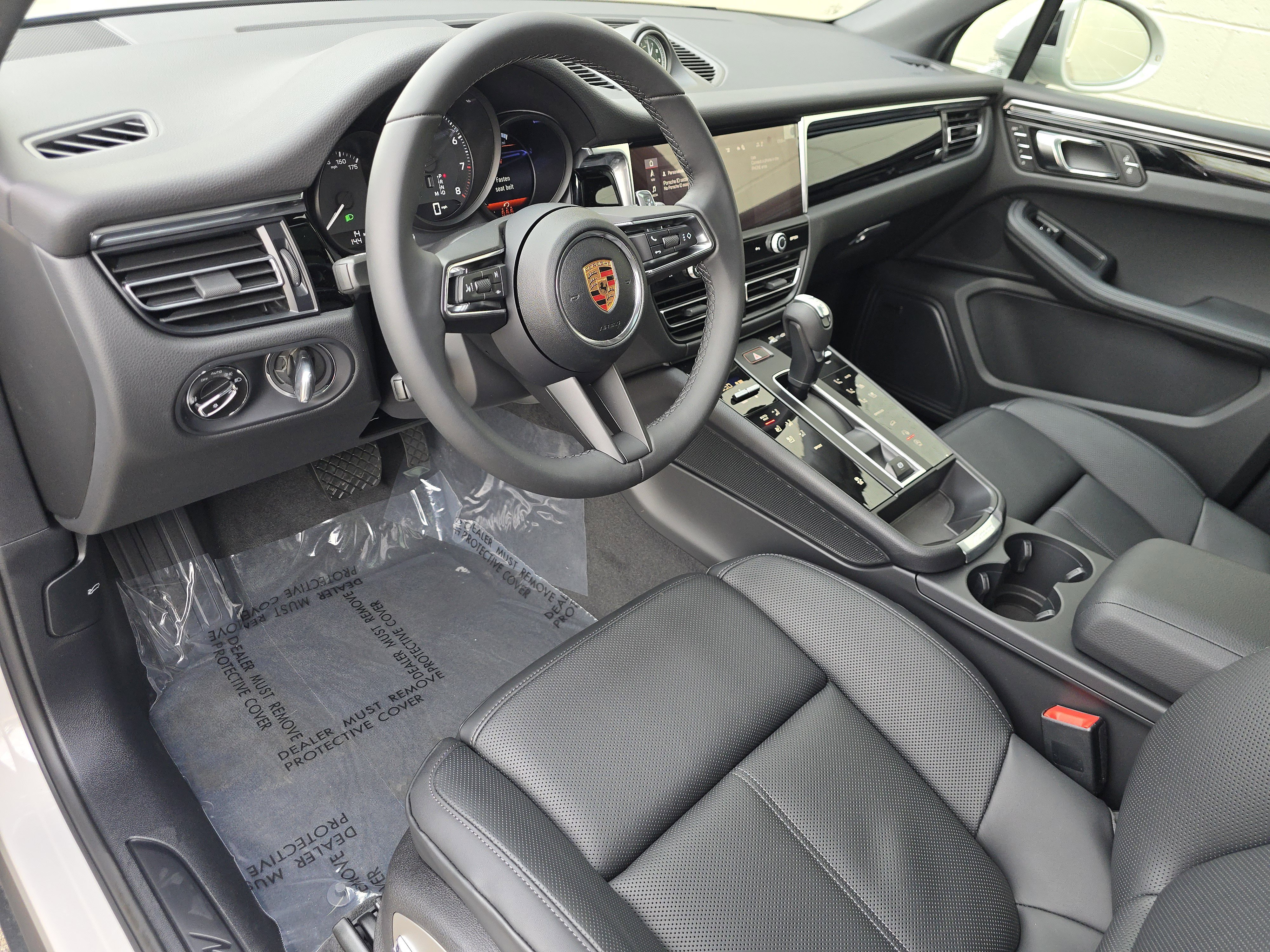 New 2026 Porsche Macan image 4