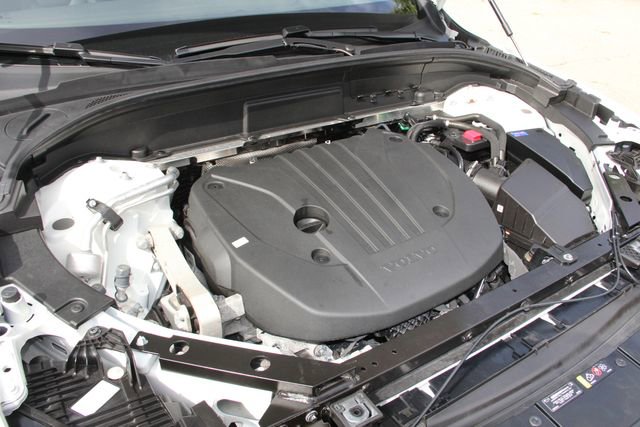 Used 2023 Volvo XC60 B5 Plus w/ Protection Package Premier image 11