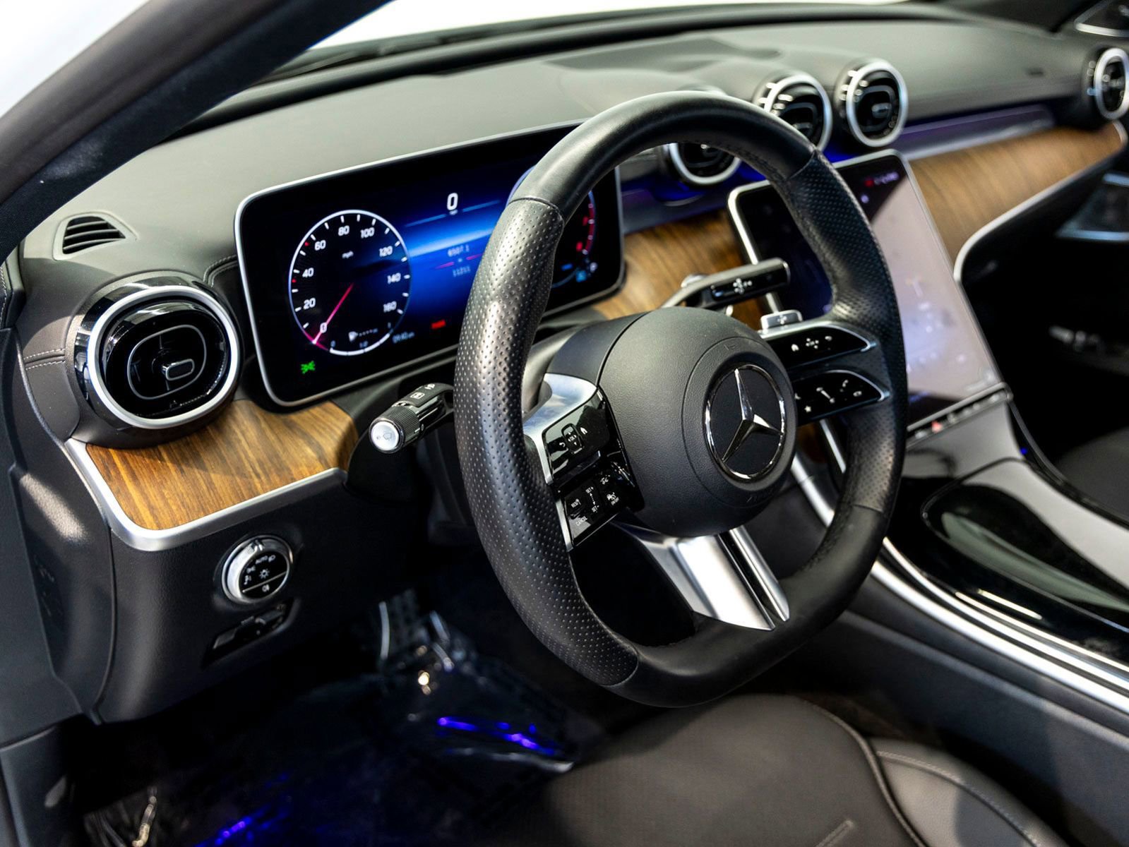 Used 2024 Mercedes-Benz C 300 Sedan image 16