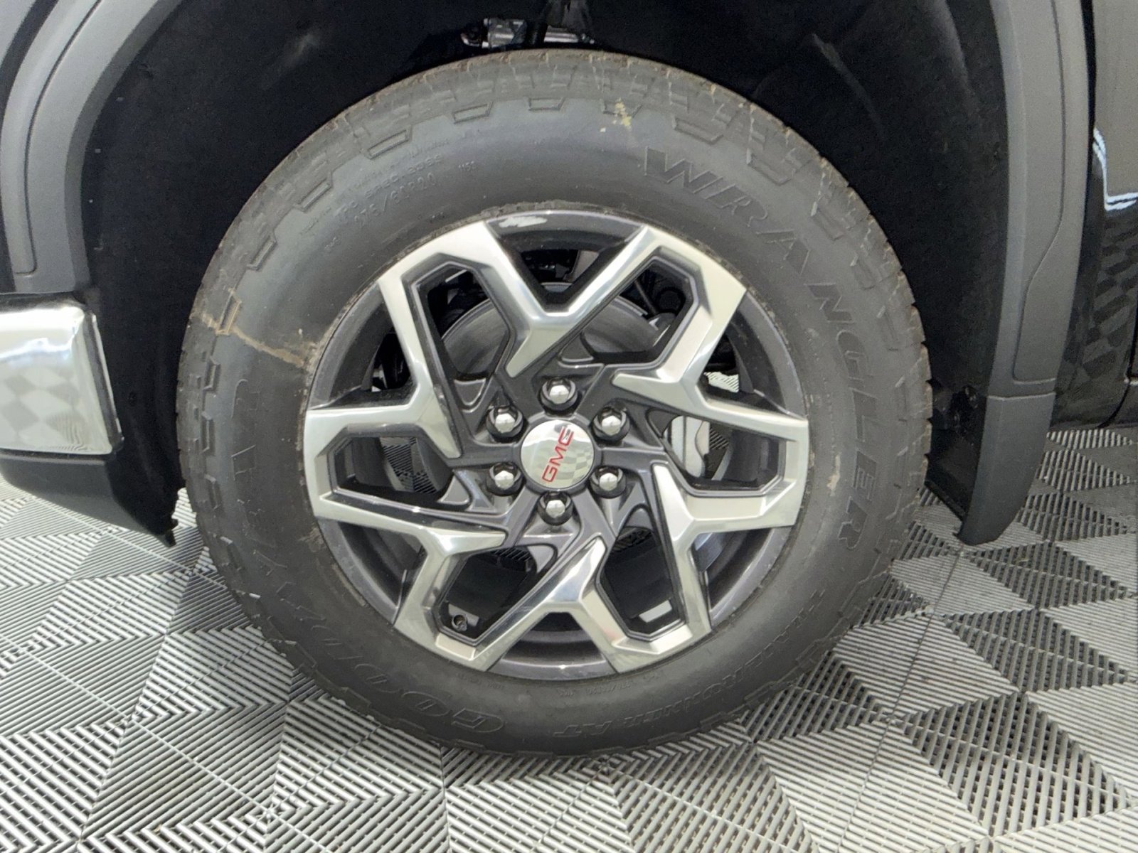 New 2026 GMC Sierra 1500 SLE w/ Preferred Package image 12