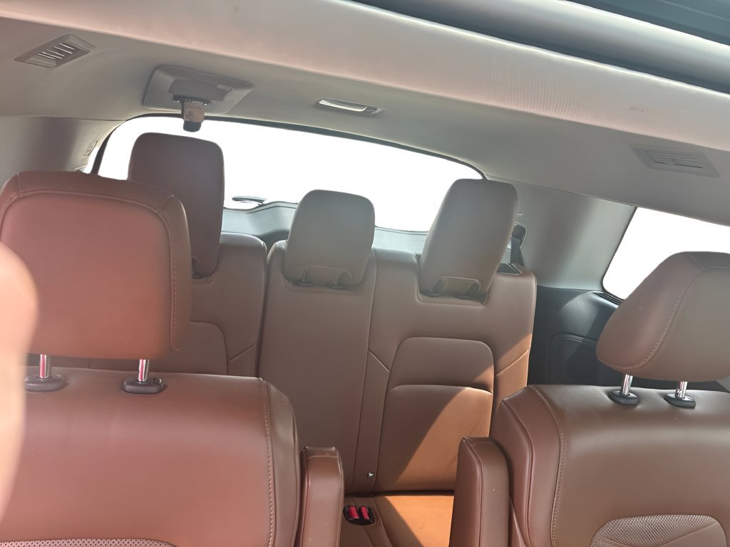 Used 2023 Nissan Pathfinder Platinum AWD/4WD image 15