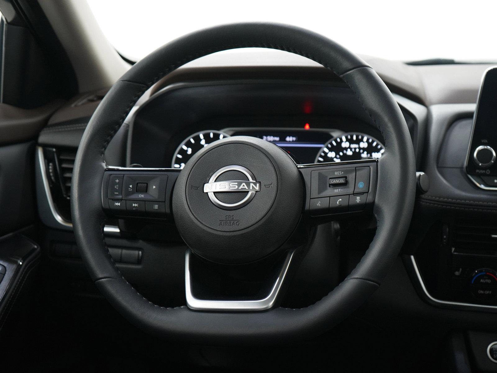 Used 2022 Nissan Rogue SV w/ SV Premium Package image 18