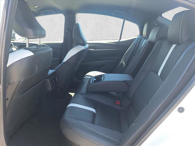 Used 2025 Toyota Camry SE FWD image 15